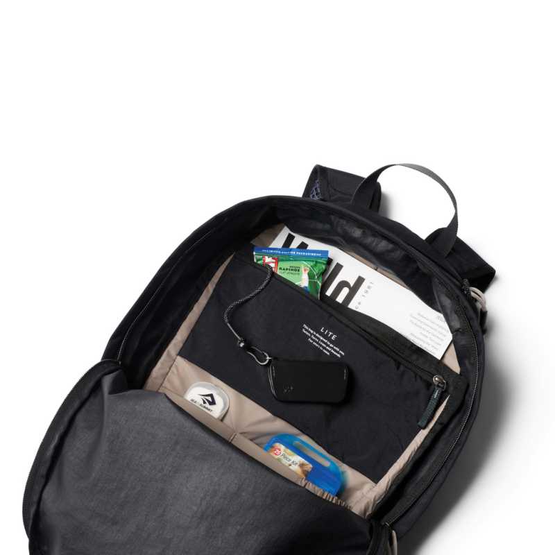 Bellroy Lite Daypack > černá