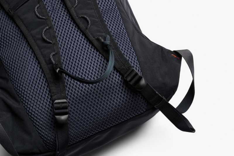 Bellroy Lite Daypack > černá